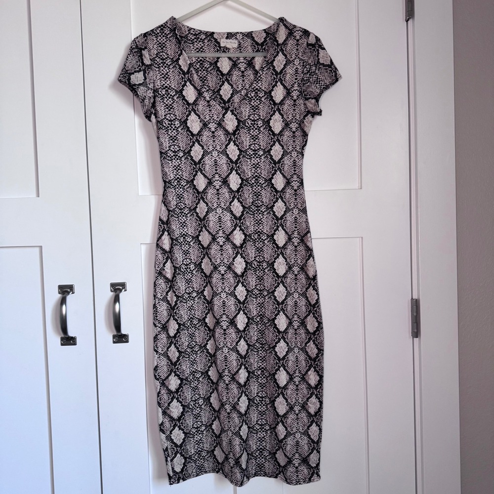See You Monday Snakeskin Pattern Midi Dress Women's Large Cap Sleeve V-Neck